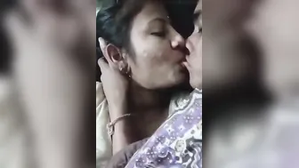 Newlywed Wife Kissing And Sucking Dick Homemade Video