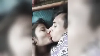 Newlywed Wife Kissing And Sucking Dick Homemade Video