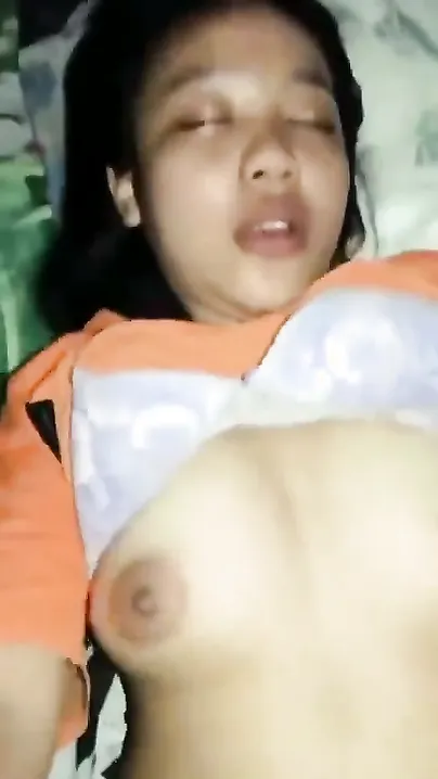 GF Losing Virginity Riding Dick For First Time