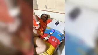 Mature Slut Spreading Her Pussy Wide Open For Client