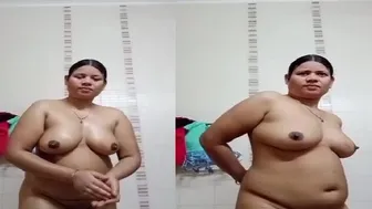 Busty Milf Filming Herself Bathing Nude For Her Lover