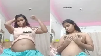 Chubby Girl Fingering Herself Naked Showing Everything