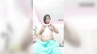 Chubby Girl Fingering Herself Naked Showing Everything
