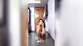 GF Apologizing Naked And Spreading Her Ass