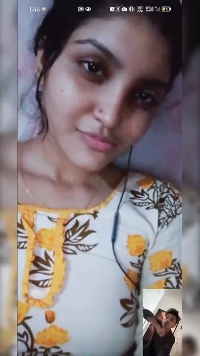 Cute GF Showing Her Nude Tits To Boyfriend