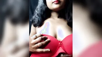 Cam Whore Going Topless During Her Live Streaming Show