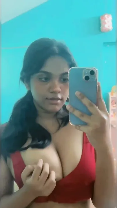 Tamil Gf Making Nude Selfies Showing Off Big Tits