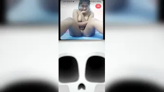 Naked GF Posing While Boyfriend Jerks Off To Her