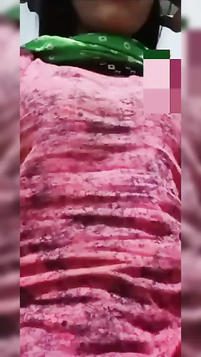 Young Gf Stripping Naked On Video Call For Boyfriend