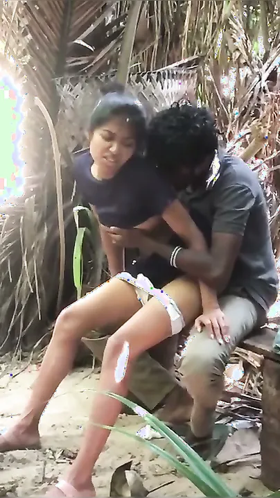 Desi Teen Students Fingering And Sucking In College