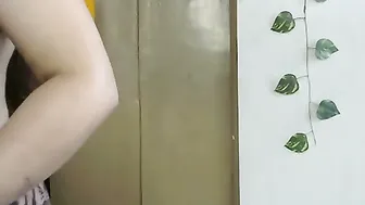 Mia Flashing Her Juicy Boobs In Hidden Cam Show