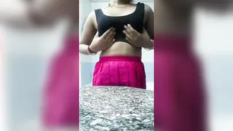 Slutty Aunty Sending Me Her Naughty Selfies Showing Her Body