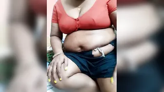 Busty Aunty In Tight Blouse Revealing Cleavage Teasing Me