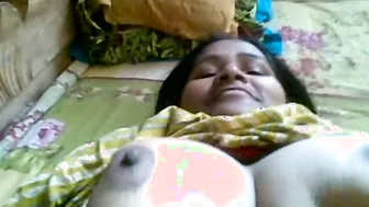Local Aunty Exposing Her Big Tits And Hairy Pussy On Camera