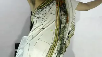 Indian Aunty Showing Off Curves And Playing With Herself