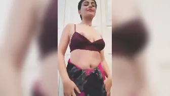 Desi Modern Aunty Flashing Her Hard Nipples On Hidden Camera