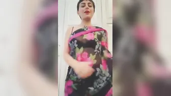 Desi Modern Aunty Flashing Her Hard Nipples On Hidden Camera