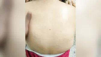 Married Aunty Moaning While Boyfriend Massages Her Naked Back