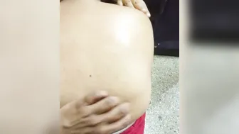 Married Aunty Moaning While Boyfriend Massages Her Naked Back