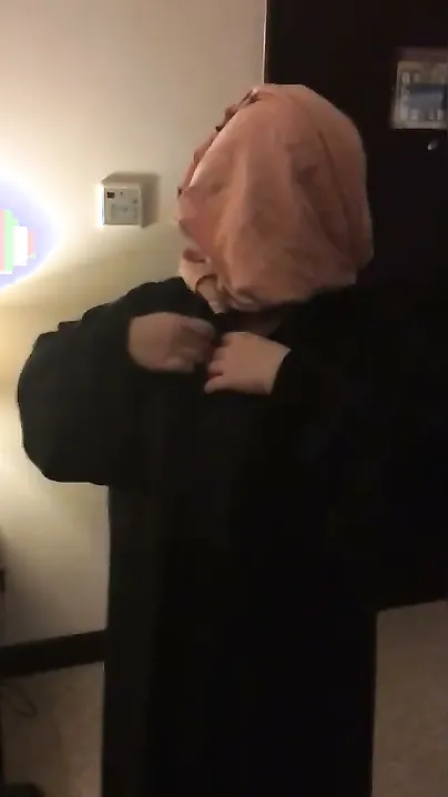 Mallu Aunty Massive Tits Squeezed And Groped Covering Her Face