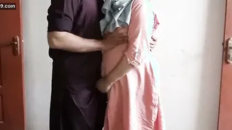 Married Muslim Aunty In Hijab Cheating Fucking Her Young Lover