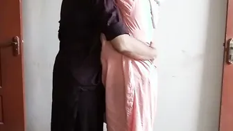 Married Muslim Aunty In Hijab Cheating Fucking Her Young Lover