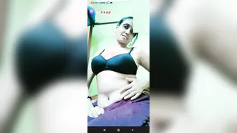 Desi Married Woman Doing A Naughty Live Show For Strangers