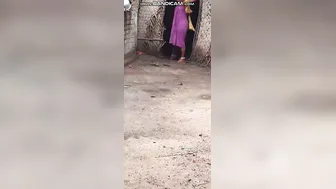 Secretly Recording Horny Aunty Bathing And Touching Herself