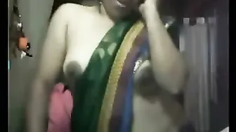 Mature Indian Aunty Playing With Herself On Webcam For Me