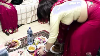 Nepali Aunty Flashing Massive Boobs And Sexy Navel Teasing