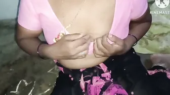 Curvy Aunty Flashing Her Huge Boobs On Camera Solo Tease