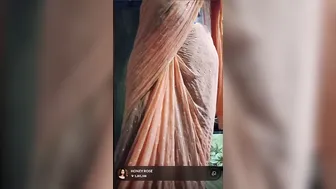 Curvy Bhabhi Stripping Naked Live On Cam For Her Viewers