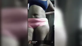 Curvy Bhabhi Stripping Naked Live On Cam For Her Viewers