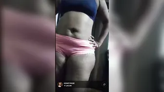 Curvy Bhabhi Stripping Naked Live On Cam For Her Viewers