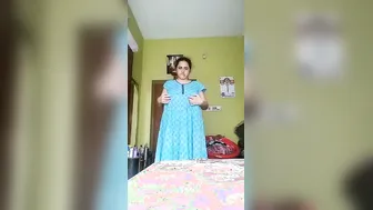 Desi Aunty Stripping Off Nighty Dancing Naked Shaking Tits