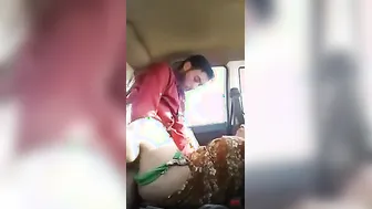 Chubby Aunty Getting Fucked By Driver In Backseat Quickie