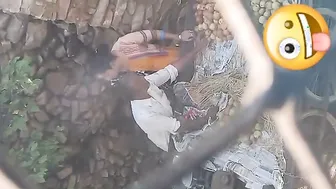 Giving Street Vendor A Sloppy Handjob Behind His Fruit Cart