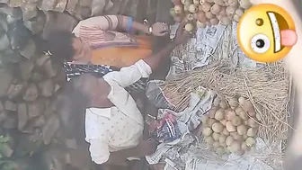 Giving Street Vendor A Sloppy Handjob Behind His Fruit Cart