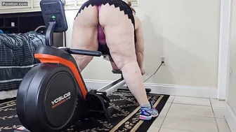 Indian Milf Working Out Showing Off Her Juicy Fat Ass