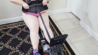 Indian Milf Working Out Showing Off Her Juicy Fat Ass