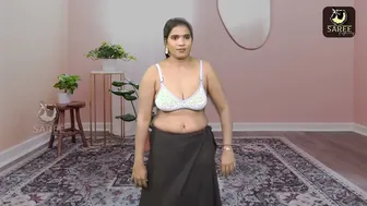 Horny Married Aunty Showing Off Massive Tits In Backless Sari