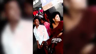 Naughty Aunty Teasing Her Navel At The Railway Platform