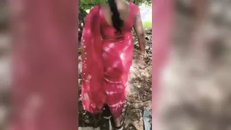 Horny Neighborhood Milf Exposing Her Body For The Camera
