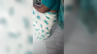 Curvy Stepaunt Teasing In Her Tight Saree Before Fucking