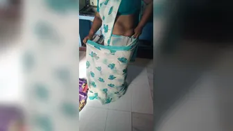 Curvy Stepaunt Teasing In Her Tight Saree Before Fucking
