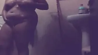 Thick Milf Bathing Naked Soaping Her Big Tits And Curves