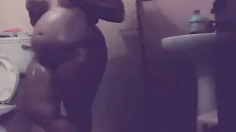 Thick Milf Bathing Naked Soaping Her Big Tits And Curves