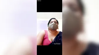 Indian Married Aunty Stripping Showing Her Body Hot Tease