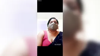 Indian Married Aunty Stripping Showing Her Body Hot Tease