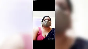 Indian Married Aunty Stripping Showing Her Body Hot Tease